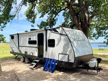 2025 Dutchmen Kodiak Ultra Lite Travel trailer rental in Whitney, TX