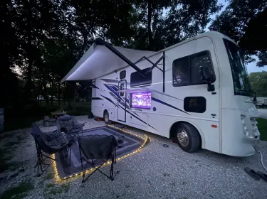 2022 Flair-Fleetwood Flair-Fleetwood Motorhome Class A rental in Rosemont, IL
