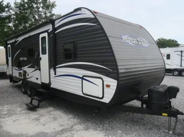 2018 Aspen Trail Aspen Trail Trailer Travel trailer rental in Watertown, SD