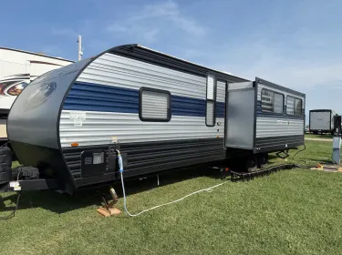 2022 Forest River Cherokee Grey Wolf Travel trailer rental in Sedalia, MO