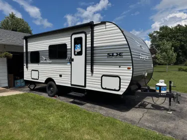 2026 Jayco Jay Flight SLX Sport Edition Travel trailer rental in Onalaska, WI