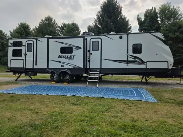 2021 Keystone RV Bullet Ultra Lite Travel trailer rental in Columbia City, IN