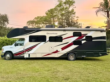 2021 Thor Quantum Class C rental in Loxahatchee Groves, FL