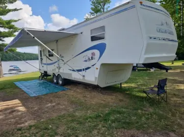 2002 Cedar Creek Cedar Creek Fifth Wheel Fifth-wheel rental in Interlochen, MI