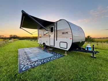 2026 Jayco Jay Flight SLX Sport Edition Travel trailer rental in Onalaska, WI