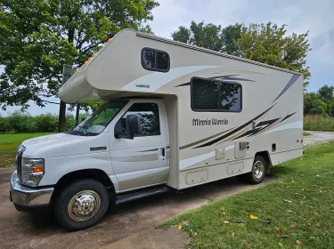 2018 Winnebago Minnie Winnie Class C rental in Springdale, AR