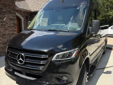 2021 Midwest Automotive Designs Luxe Cruiser Class B rental in Rolla, MO