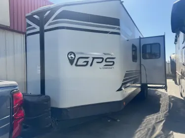 2018 Starcraft GPS Travel trailer rental in Fresno, CA
