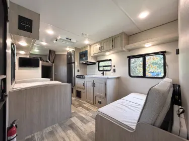 2025 Coachmen Catalina Summit 261BH Travel trailer rental in Mims, FL