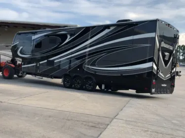 2020 Grand Design Momentum Toy Hauler Fifth-wheel rental in Baton Rouge, LA