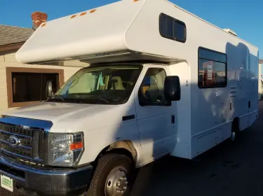 2015 Thor Motor Coach Four Winds Majestic Class C rental in Denver, CO