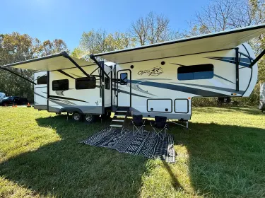 2022 Highland Ridge RV Open Range Fifth-wheel rental in Springfield, TN