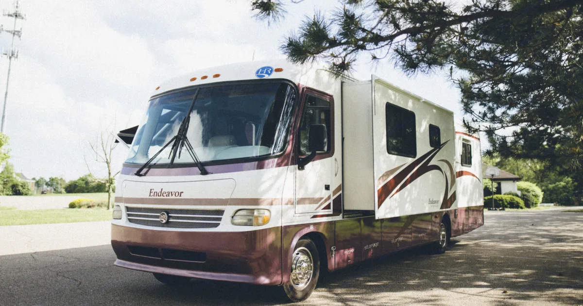 2000 Holiday Rambler Endeavor Class A in Cincinnati , OH | Outdoorsy