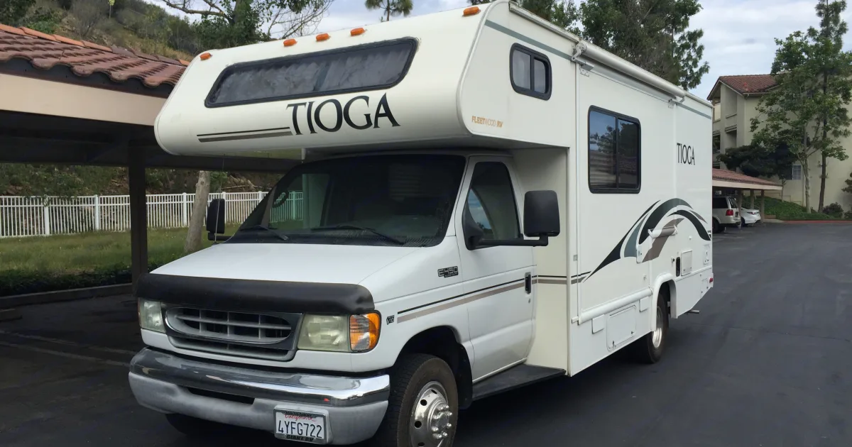 2001 Fleetwood Tioga Motorhome Rental in Thousand Oaks, CA | Outdoorsy