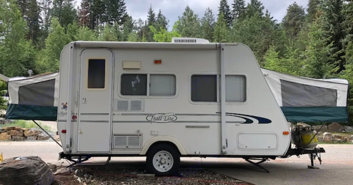 2000 R-Vision Bantam 17 Travel trailer in Kelowna, BC | Outdoorsy