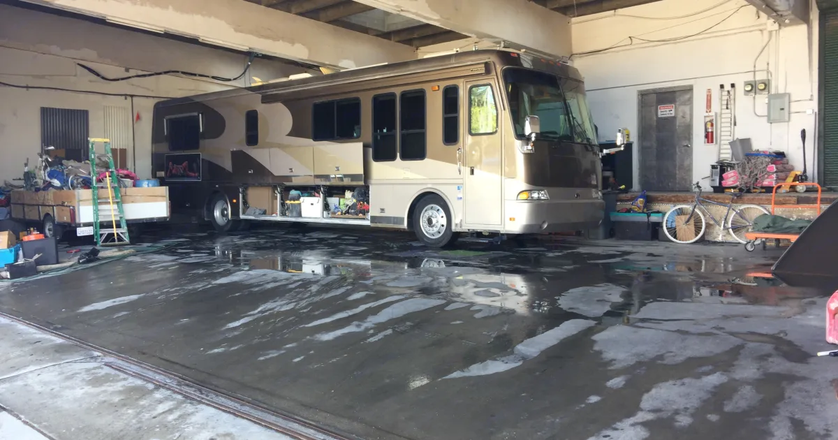 2002 Beaver Rv 2002 Beaver Patriot Thunder 455 Class A Rental in Long Beach, CA ...