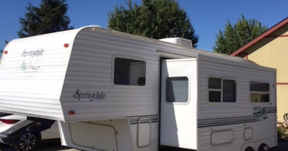 2002 Keystone Springdale Fifth-wheel in Tehachapi, CA | Outdoorsy