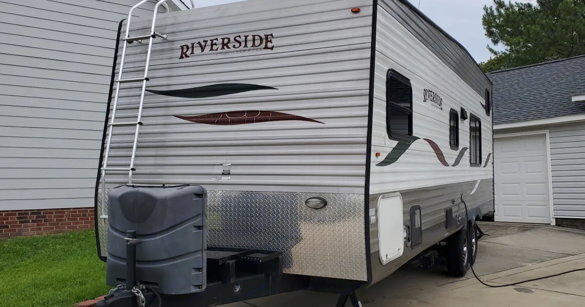 2013 Riverside Rv 2015 Riverside RV Rpm Travel trailer in Fayetteville, NC | Outdoorsy