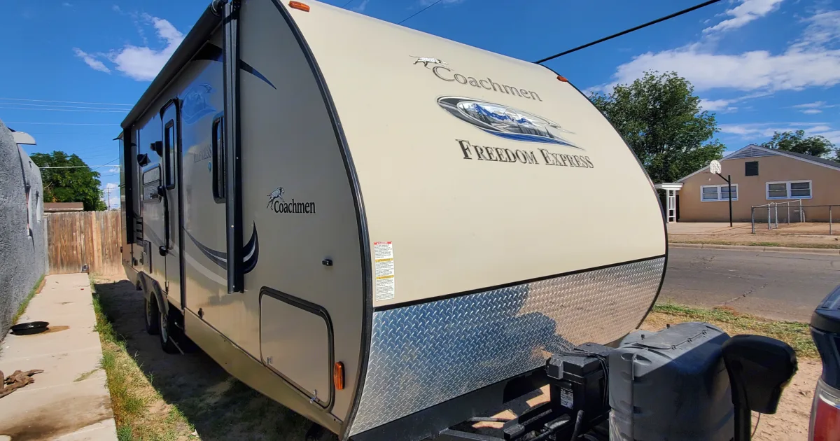 2015 Coachmen Freedom Express Travel trailer Rental in Roswell, NM