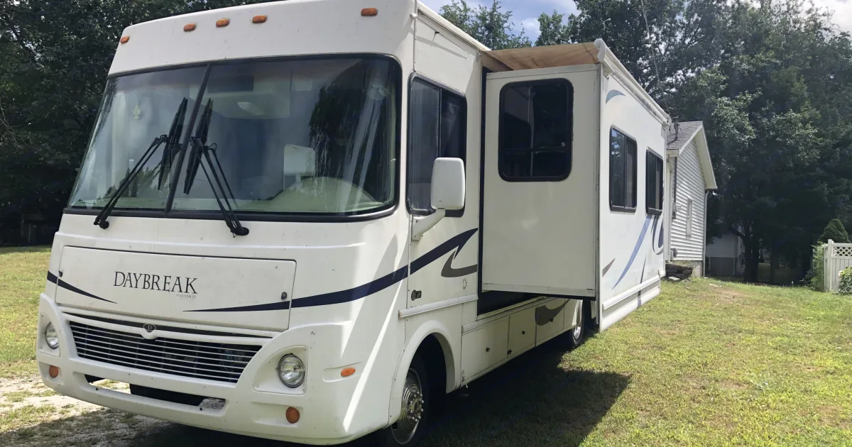 2005 Damon Daybreak Class A in Holland, MI | Outdoorsy