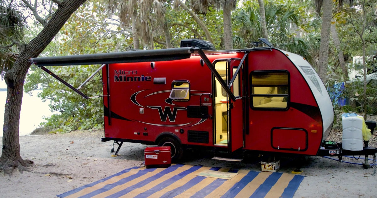 2018 Winnebago Micro Minnie Travel trailer in Zephyrhills, FL | Outdoorsy