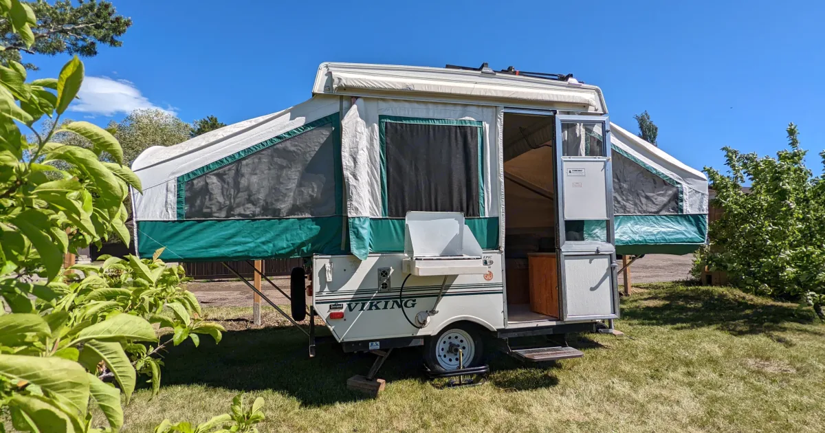 2002 Viking Epic Folding trailer Rental in Edmonton, AB Outdoorsy