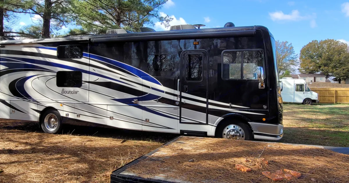 2018 Fleetwood Bounder Class A in Arlington, TN | Outdoorsy