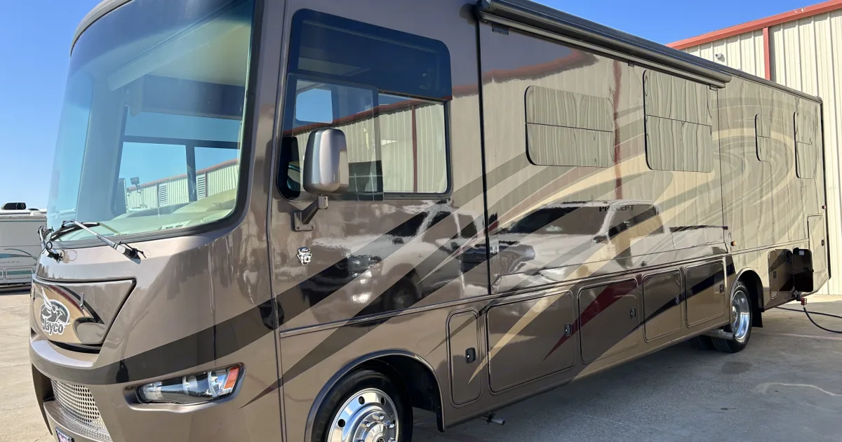 Precapt Auto 2015 Jayco Precept Class A in Forney, TX | Outdoorsy