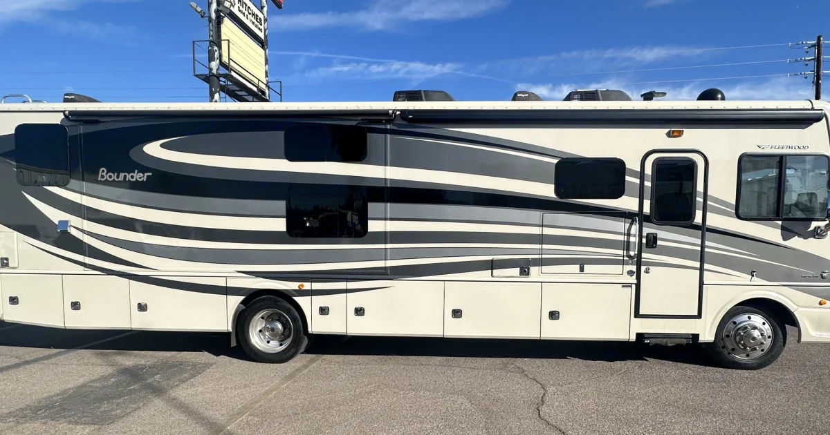 2017 Fleetwood Bounder Class A in Phoenix, AZ | Outdoorsy