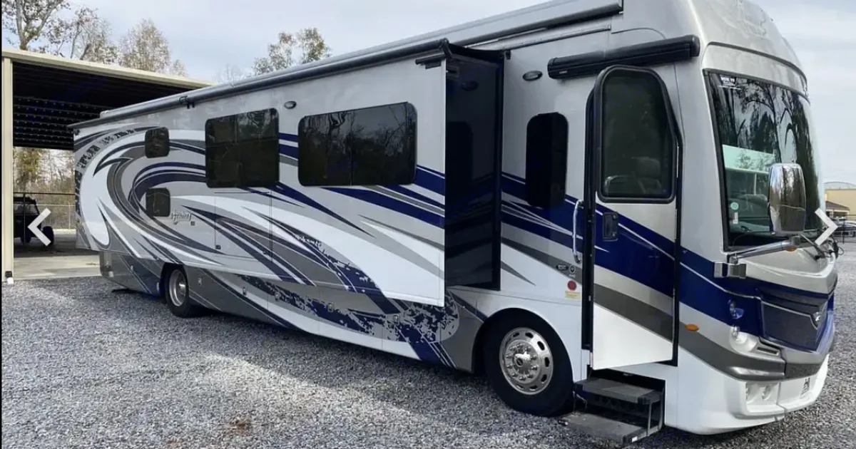 2020 Fleetwood Discovery LXE Class A Rental in Gonzales, LA Outdoorsy