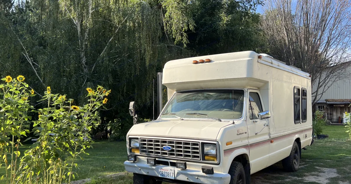 1990 Ford Econoline Camper van in Seattle, WA | Outdoorsy