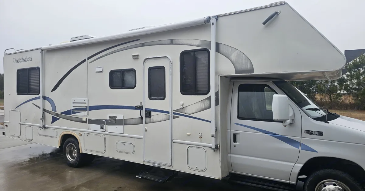 2003 Four Winds Four Winds Motorhome Class C Rental in Moyock, NC ...