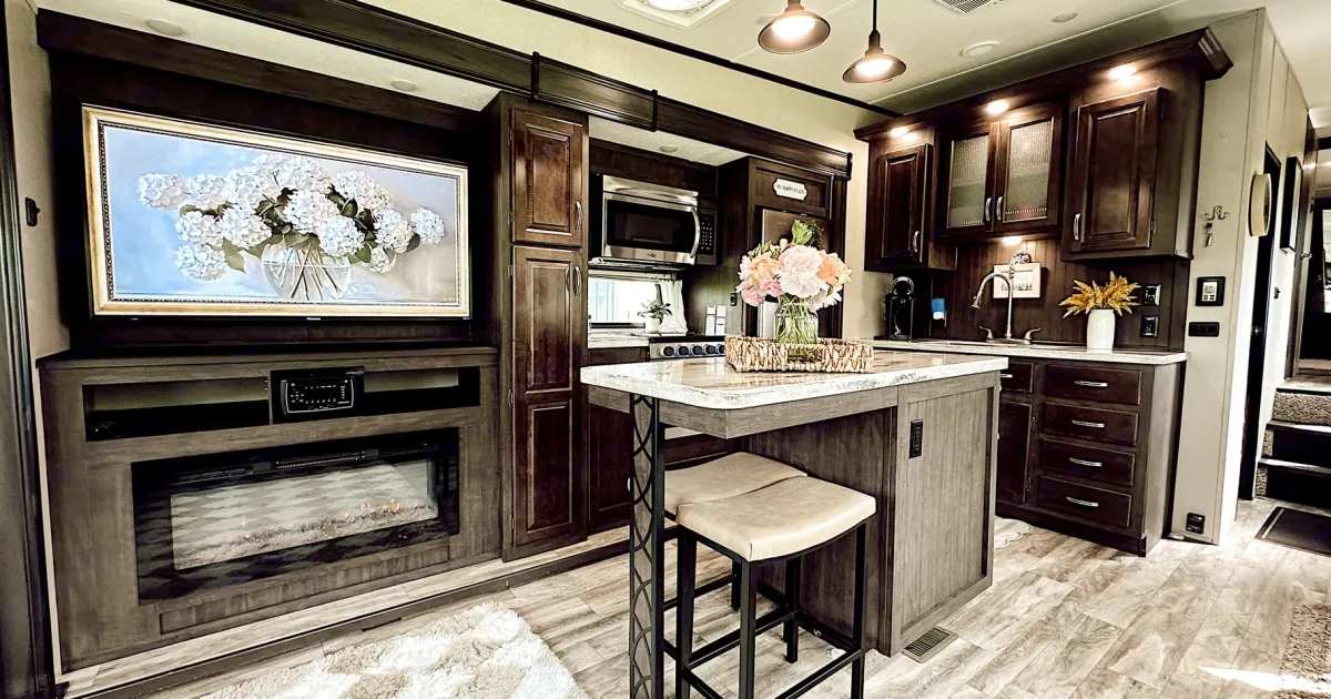 2020 Forest River Shasta Phoenix Fifth-wheel in Kendallville, IN ...