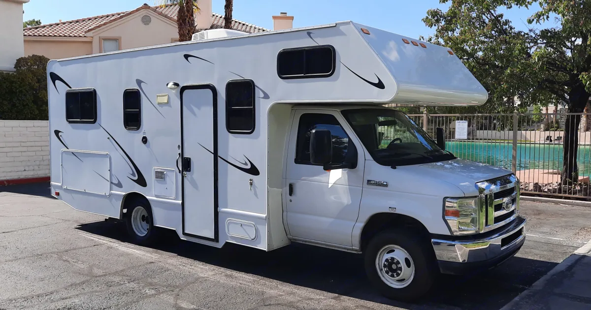 2017 Thor Majestic Class C in Las Vegas, NV | Outdoorsy