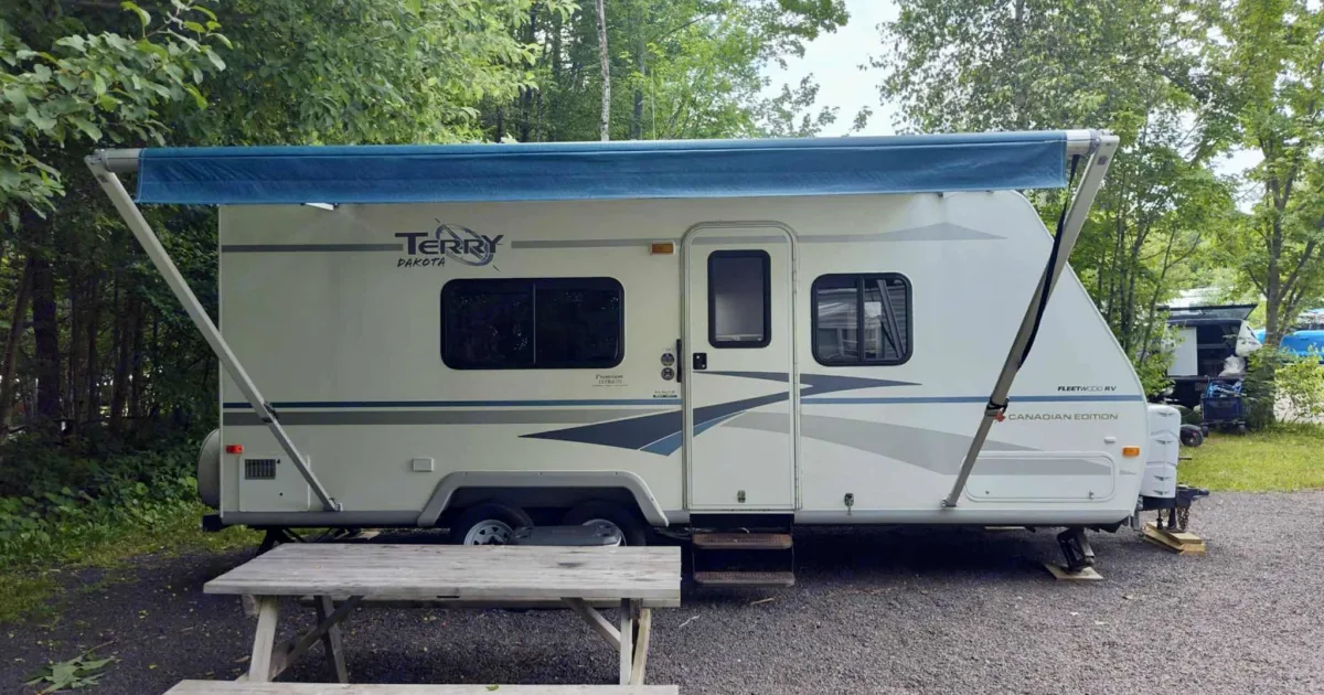 2004 Terry Dakota 722F Travel trailer Rental in Saint-Gervais, QC