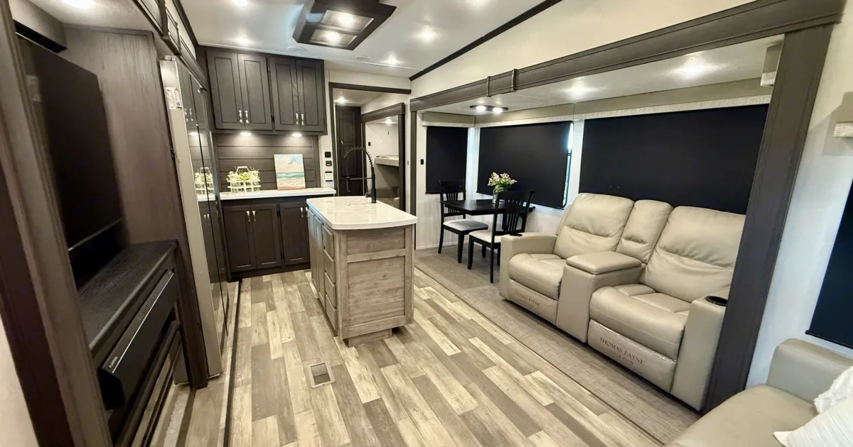 2025 Forest River Shasta Phoenix Fifth-wheel in Myakka City, FL | Outdoorsy