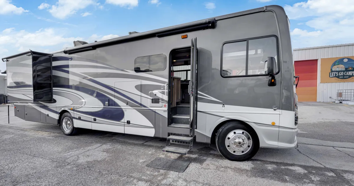 2019 Fleetwood Bounder Class A in Reno, NV | Outdoorsy