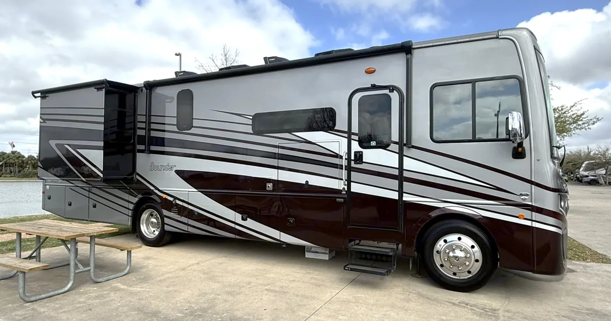 2024 Bounder Bounder Motorhome Class A in Aubrey, TX | Outdoorsy