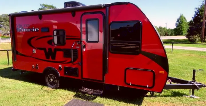 Winnebago Micro Minnie 2017