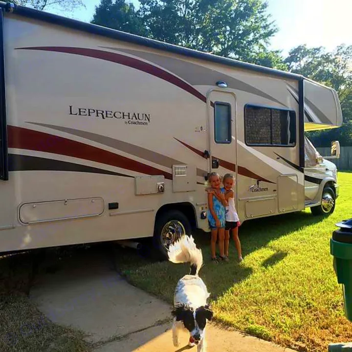 Coachmen Leprechaun 2016