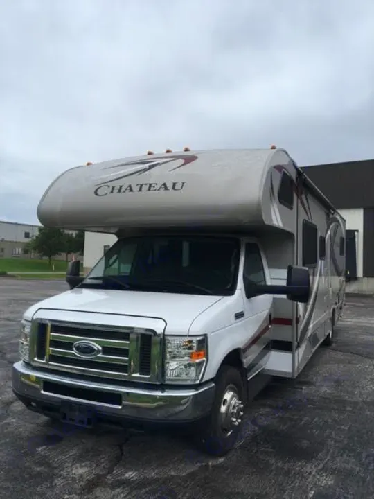 View of front. Thor Motor Coach Chateau 2014