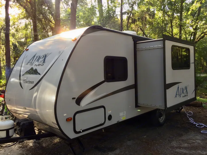 Coachmen Apex 2016