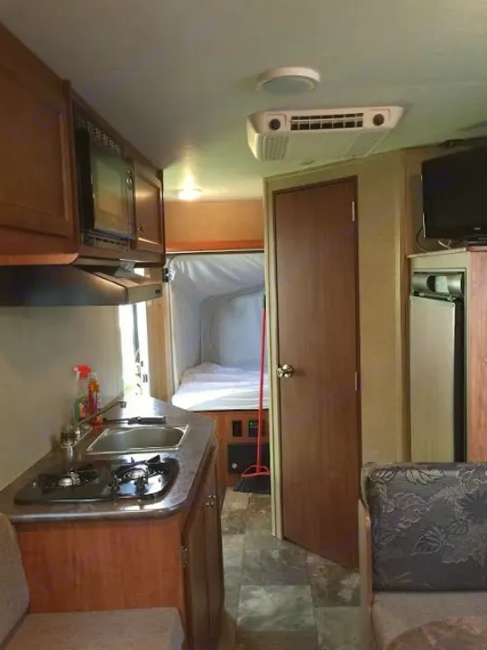Jayco Jayfeather Ultra-Lite 16 XRB Camper #32 2014