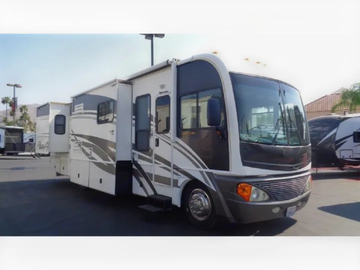 Pace-Arrow 37c 2004