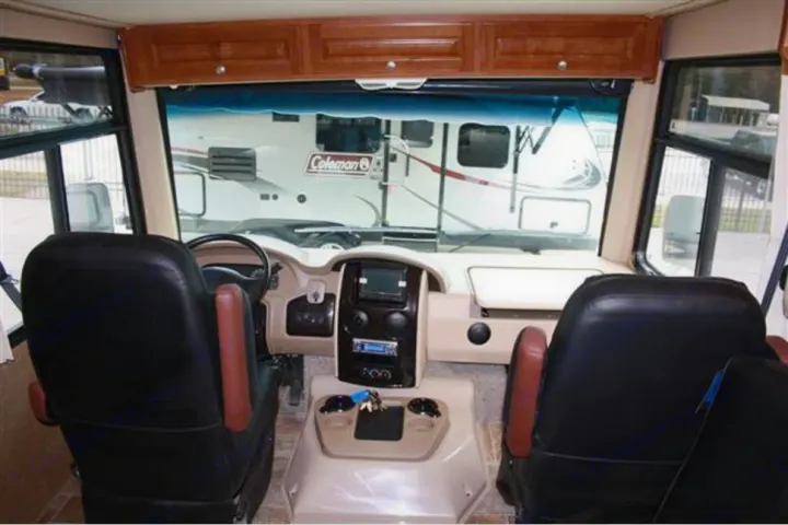 Thor Motor Coach Outlaw 2014