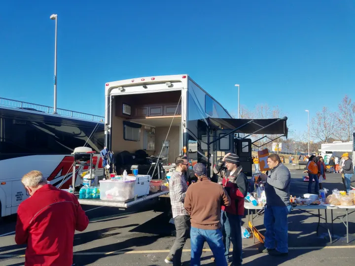 Thor Motor Coach Outlaw 2014