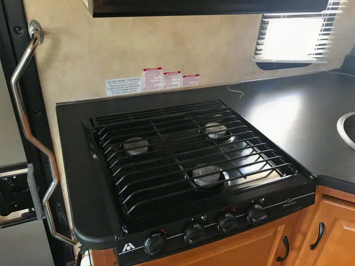 Thor Motor Coach Four Winds Majestic 2012