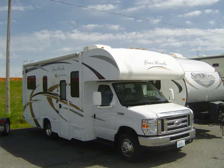 Exterior. Four Winds 23U 2013