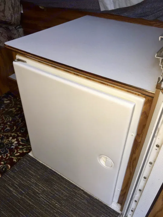 Ice Chest Built in. Flagstaff 176 ltd 2012