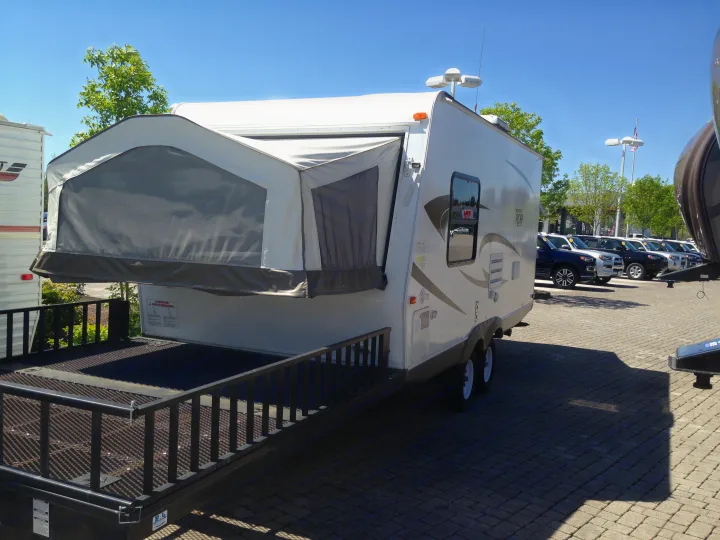 Toy Hauler attached- Load up your kayaks, dirt bikes and more.. Rockwood Roo 19L 2011